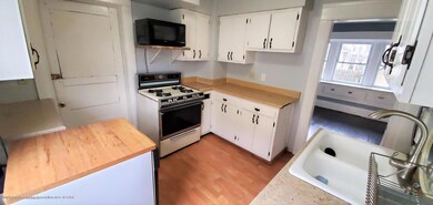 1325 Vine St Photo Kitchen