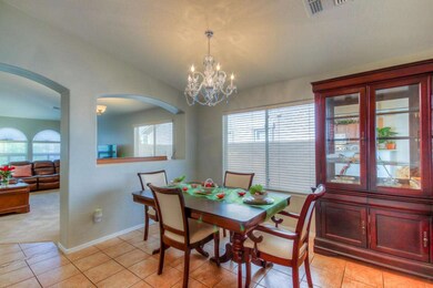 Family Room (3)