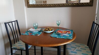 Lavoy table
