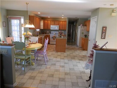 2805 English Ln, Whitehall, PA 18052 - photo 4