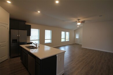 5320 Camerford Ct, Alvin, TX 77511 - photo 6