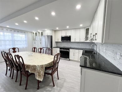 462 Keswick C, Deerfield Beach, FL 33442 - photo 2