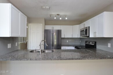559 N Maple St, Chandler, AZ 85226 - photo 5