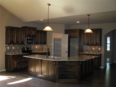 13 Cowgur Ln, Bella Vista, AR 72715 - photo 2