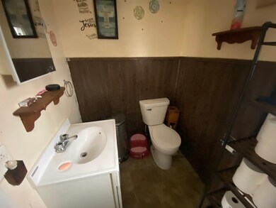 922 Monroe St, Elkhart, IN 46516 - photo 4