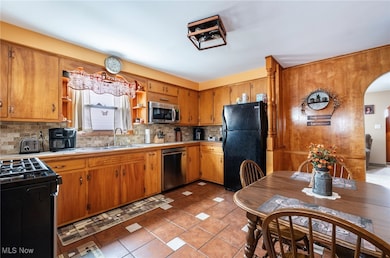 2307 Hamilton Ave, Youngstown, OH 44514 - photo 7