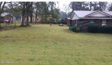 72 T J Verdell St, Macon, MS 39341 - photo 2