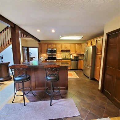 118 Gunstock Ln, Tafton, PA 18464 - photo 2