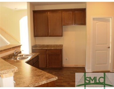 Kitchen. LARGE ISLAND AND LOTS OF WORK SPACE !