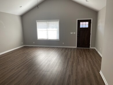 111 Blue Grass Dr, Shelbyville, TN 37160 - photo 4