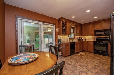 2130 Watrous Ave, Des Moines, IA 50321 - photo 7