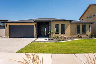 1405 W Lakeside Dr, Moses Lake, WA 98837 - photo 2