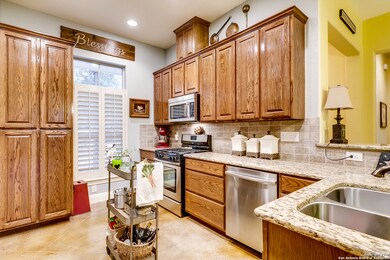 15285 Flying Cir, Helotes, TX 78023 - photo 5