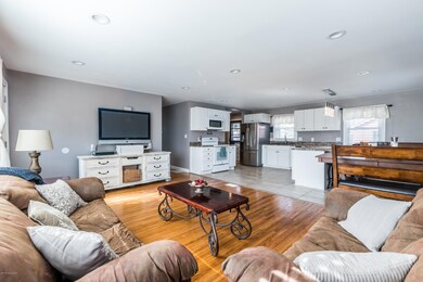 9209 Hudson Ln, Louisville, KY 40291 - photo 5