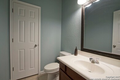 10626 Larch Grove Ct, Helotes, TX 78023 - photo 6