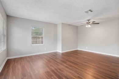 150 Hohldale St unit A, Houston, TX 77022 - photo 5