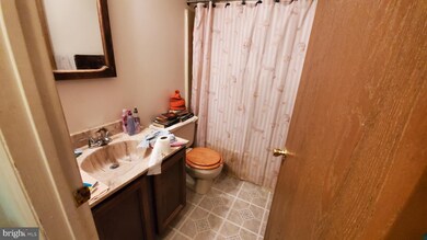 2033 Aspen Ln, Columbia, PA 17512 - photo 2