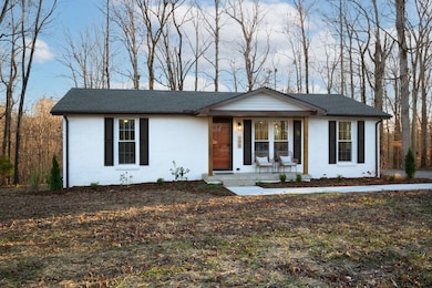 994 Jordan Cir, White Bluff, TN 37187 - photo 4