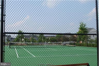 25898 Commons Square, Chantilly, VA 20152 - photo 2