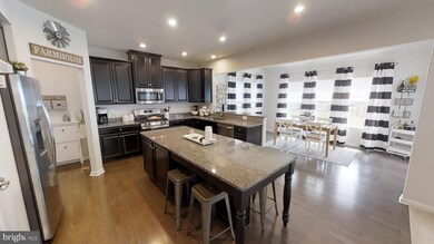 5681 River Shark Ln, Waldorf, MD 20602 - photo 4