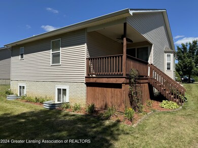 1461 Mallard Cir, Owosso, MI 48867 - photo 3