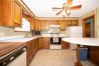 188 W Sutton Rd, Sutton, MA 01590 - photo 7