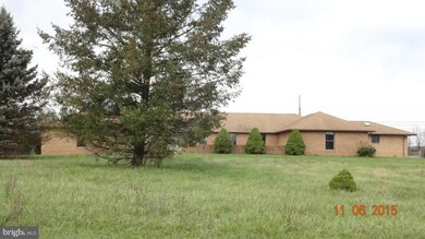 810 Duchess Dr, Sykesville, MD 21784 - photo 2