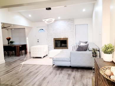 7810 Creek View Dr, Rowlett, TX 75089 - photo 4