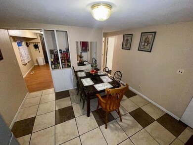 241 Ensenada Dr, Carpentersville, IL 60110 - photo 6