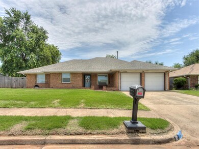 1320 E Hills Dr, Moore, OK 73160 - photo 2