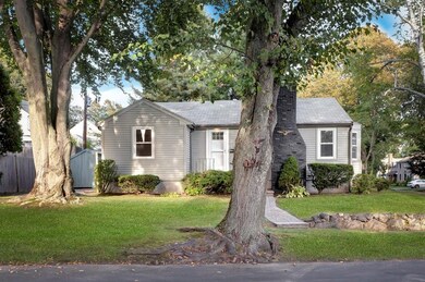 15 Mohawk Rd, Marblehead, MA 01945 - photo 2