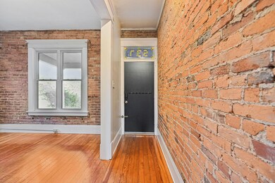 6-web-or-mls-W 3rd Ave-S0611-006