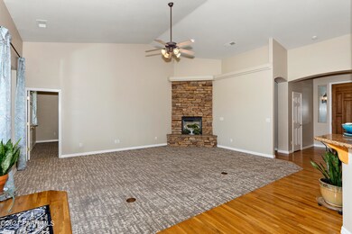 006_Living Room