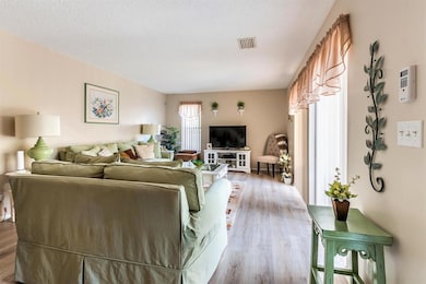 3669 Cocoplum cir-5