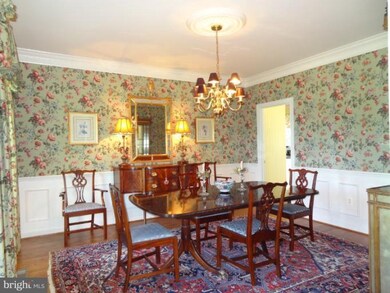 6717 Bunkers Ct, Clifton, VA 20124 - photo 3