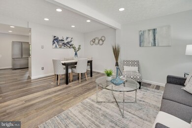 11520 Underoak Ct, Reston, VA 20191 - photo 2