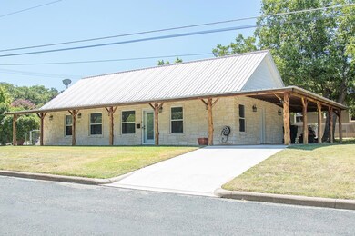 318 W Live Oak St, Fredericksburg, TX 78624 - photo 2