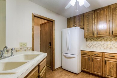 06- Kitchen