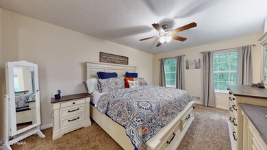 136 Primrose Ln, Milford, PA 18337 - photo 2