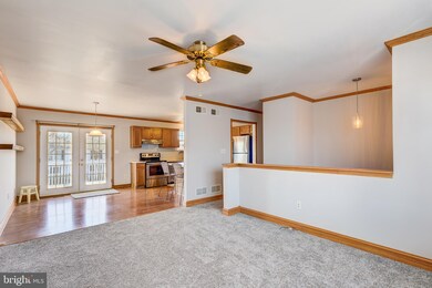453 4th St, Taneytown, MD 21787 - photo 5
