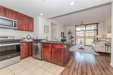 All NEW stainless appliances!