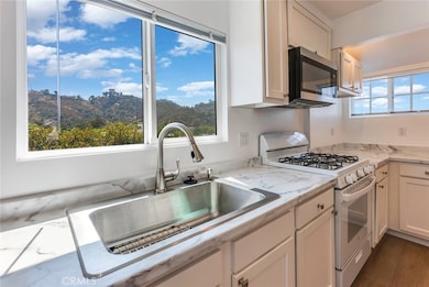 6858 Quinton Ln, Tujunga, CA 91042 - photo 3