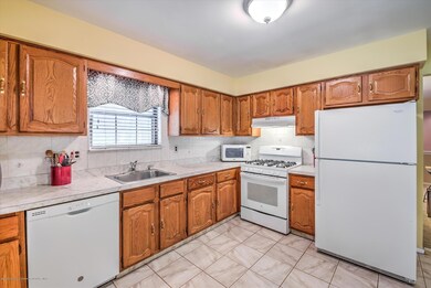 12-KITCHEN