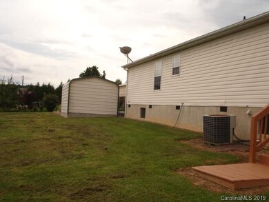 224 Lamonda Dr, Hendersonville, NC 28792 - photo 2