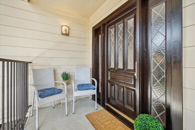                                 Entrance - Paneled