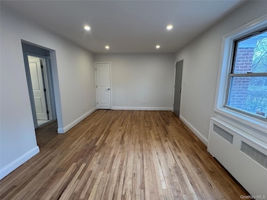 Laurelton Gardens unit Lower, Rosedale, NY 11422 - photo 3