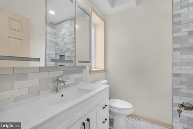 2528 E Allegheny Ave unit 2ND FL, Philadelphia, PA 19134 - photo 7