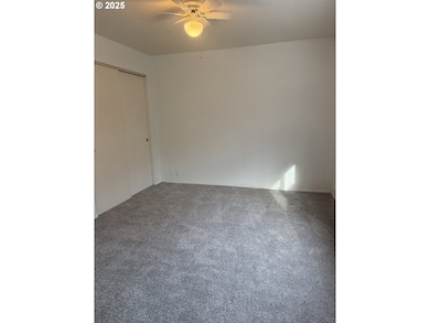 18989 NE Marine Dr unit 26, Portland, OR 97230 - photo 5