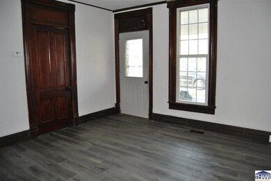 618 Nebeker St, Clinton, IN 47842 - photo 4