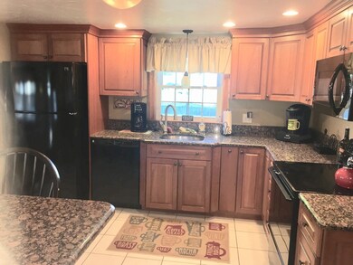 25 Meadow Ln, South Weymouth, MA 02190 - photo 5